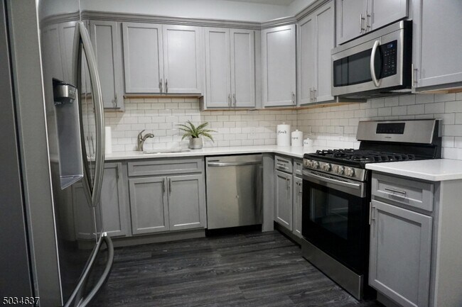 Primary Photo - 59 Courtland St