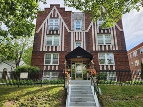 Building Photo - 1954 Grand Ave
