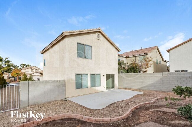 Building Photo - 9551 Grapeland Ave