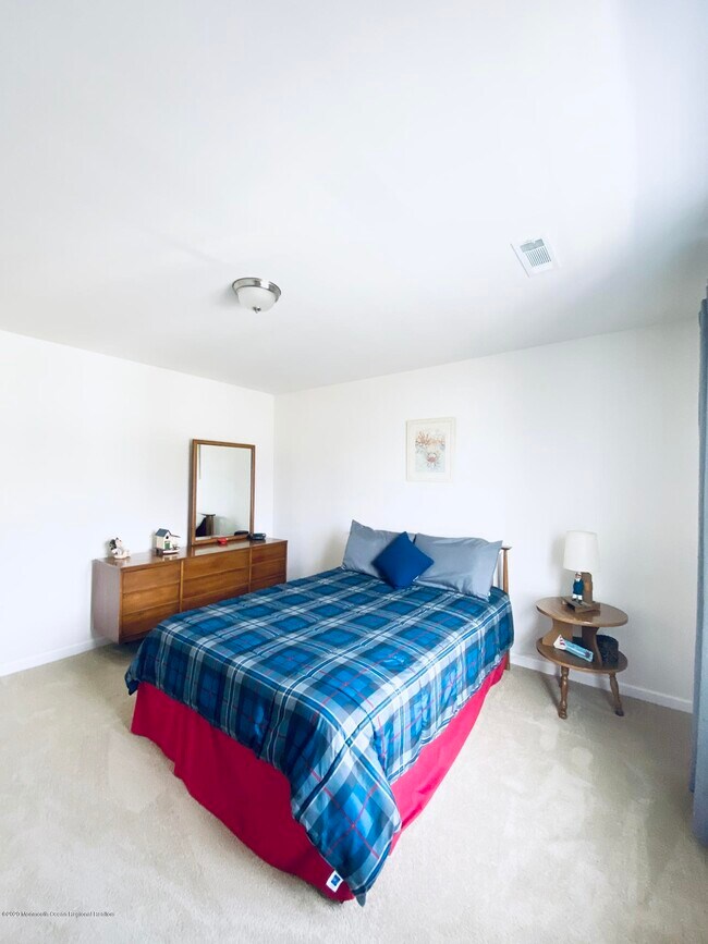 Building Photo - 1402 C St