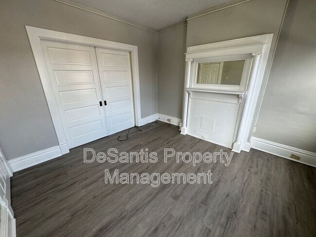 Building Photo - 810 Amity St
