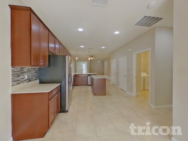 Building Photo - 2743 Red Horse Dr