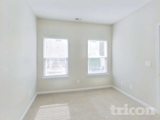 Building Photo - 311 Woodfern Ct