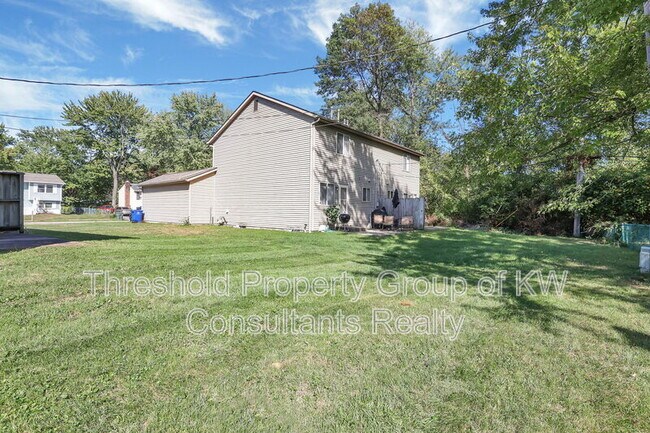 Building Photo - 2522-2524 Weyburn Road - 2524