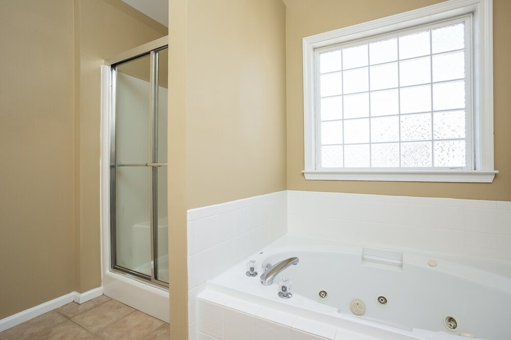 Building Photo - 50 Cottage Ln