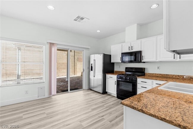 Building Photo - 5568 Jelsma Ave