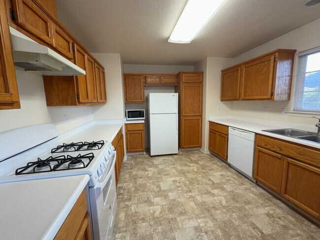 Building Photo - 3121 Matthew Ln