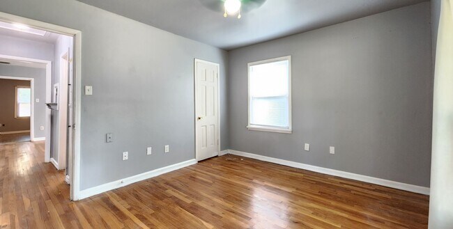 Building Photo - 3/1.5/2 DETACHED GARAGE - GREAT HOME IN TECH TERRACE