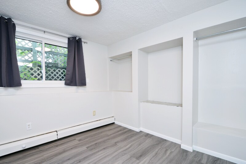 Building Photo - 1366 Pascal St