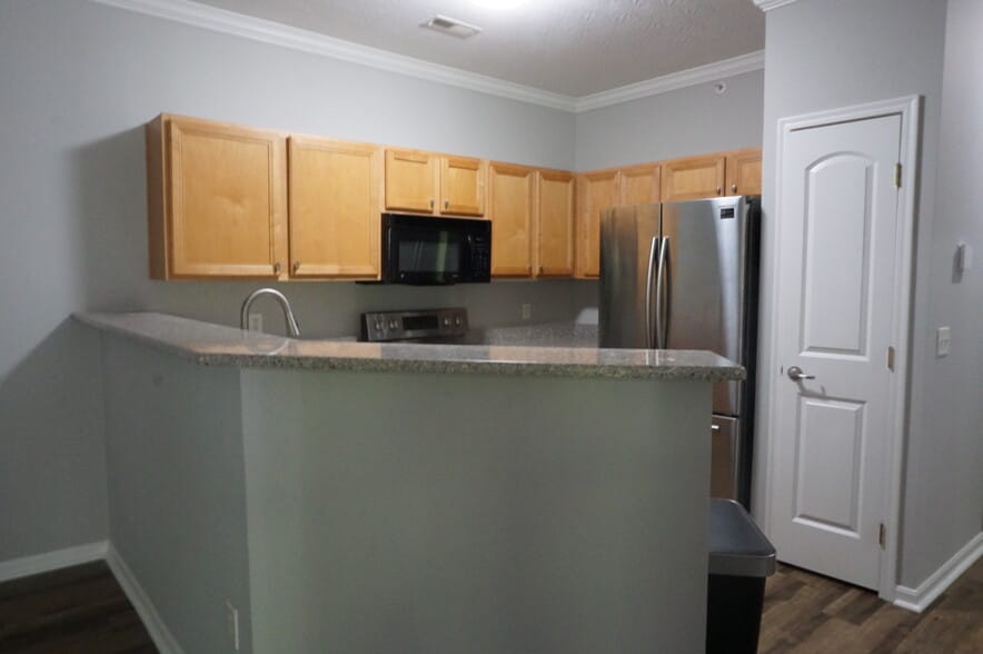 Building Photo - 2636 Harding Ct