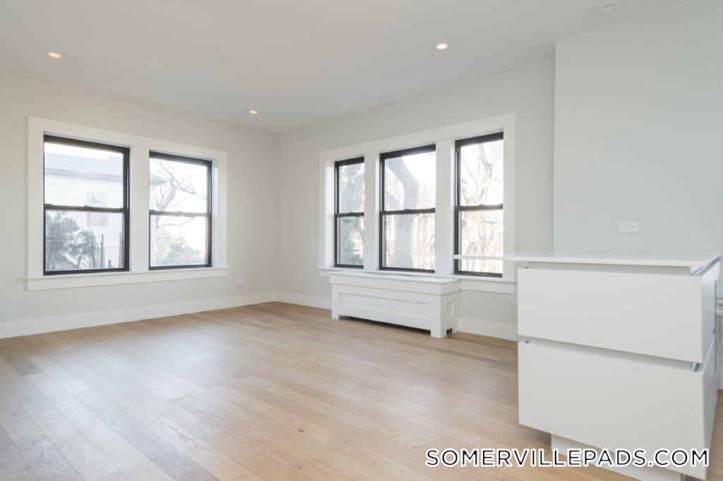 Building Photo - 123 Highland Ave