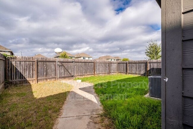 Building Photo - 4614 Esper Ln