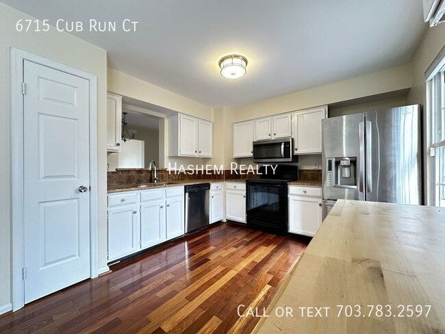 Building Photo - 6715 Cub Run Ct