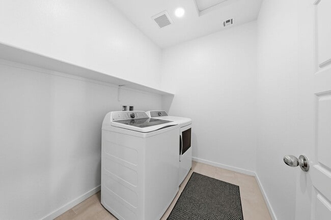 Building Photo - Brand New 3 Bedroom Townhome with Premium Upgrades & Resort-Style Amenities!