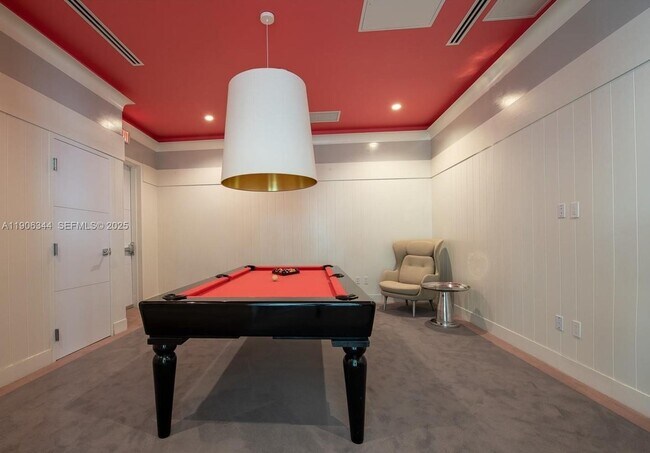 Building Photo - 2000 Metropica Wy