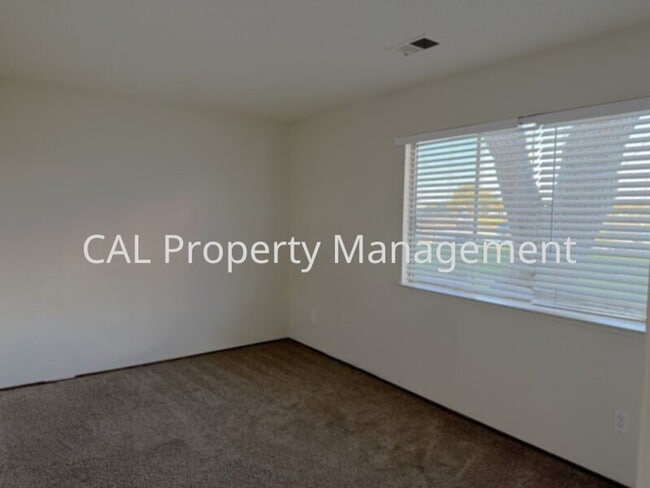 Building Photo - Northgate Village Condo 2-Bedroom 1-Bathroom!