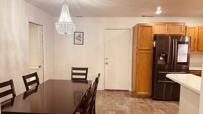 Building Photo - 3 Bedrooms Home in Gated Community