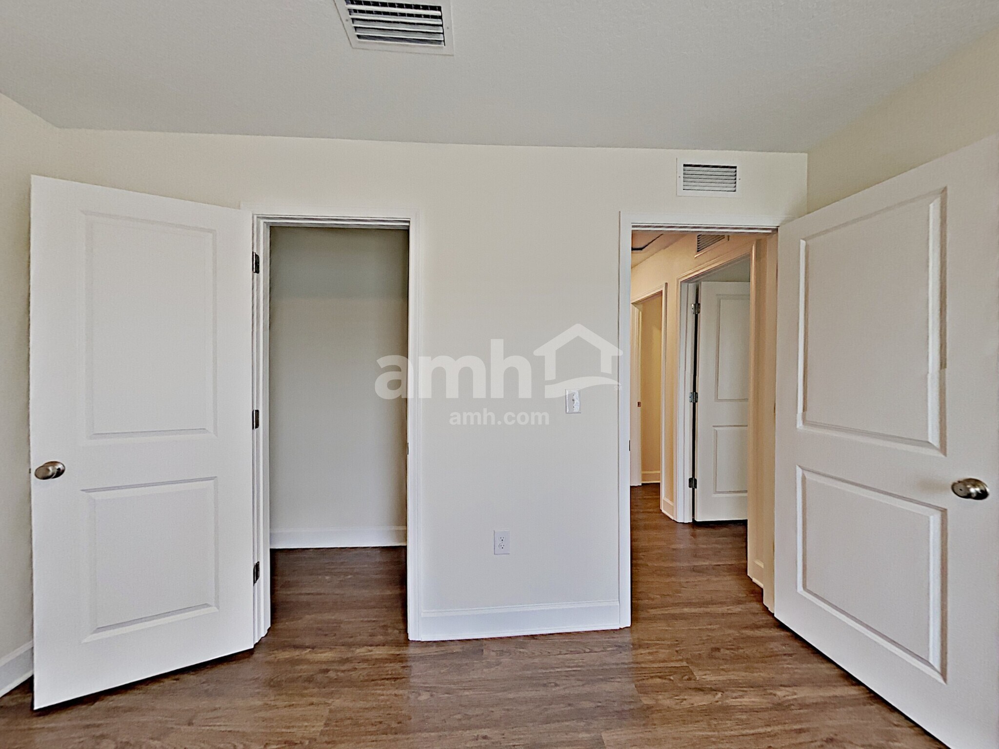 Building Photo - 325 Pine Terrace Dr