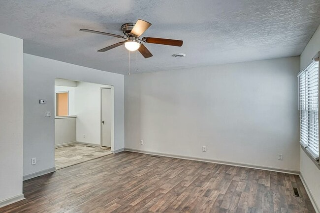 Building Photo - 2423 S 51st Ct
