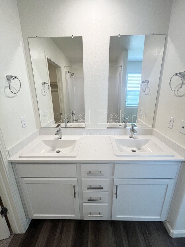 Building Photo - 333 Halisan Ct