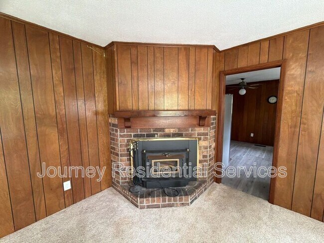 Building Photo - 430 Hallmark Rd