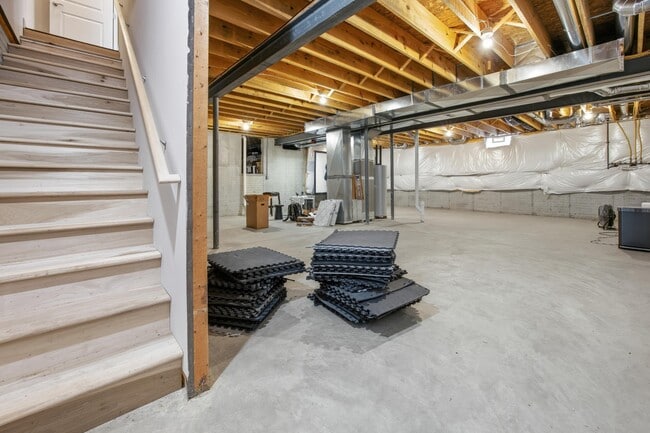 Building Photo - 8057 Pleasant Dr