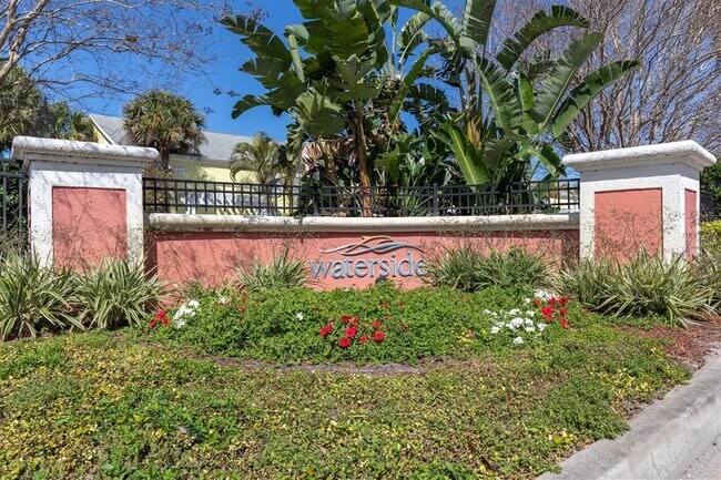 Building Photo - 102 Pompano Dr SE