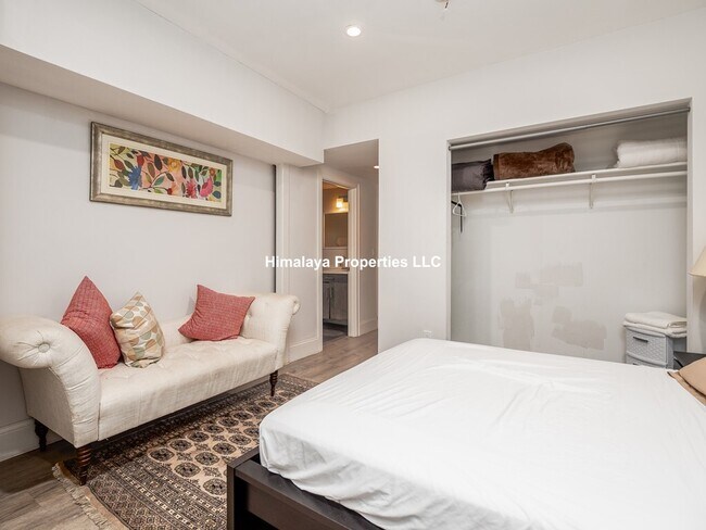 Building Photo - 2 Buckley Ave