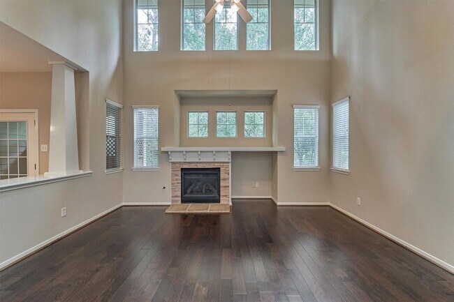 Building Photo - 83 Woodlily Pl