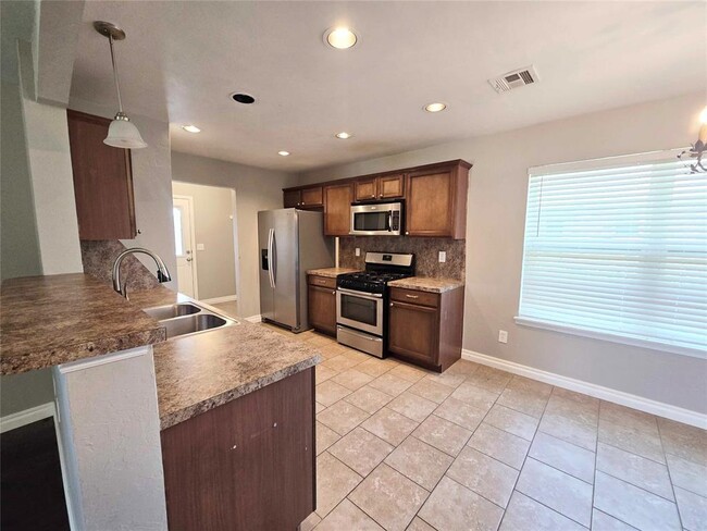 Building Photo - 6117 Cielo Terrace