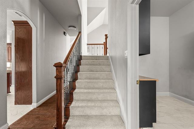 Building Photo - 3680 Roosevelt Dr