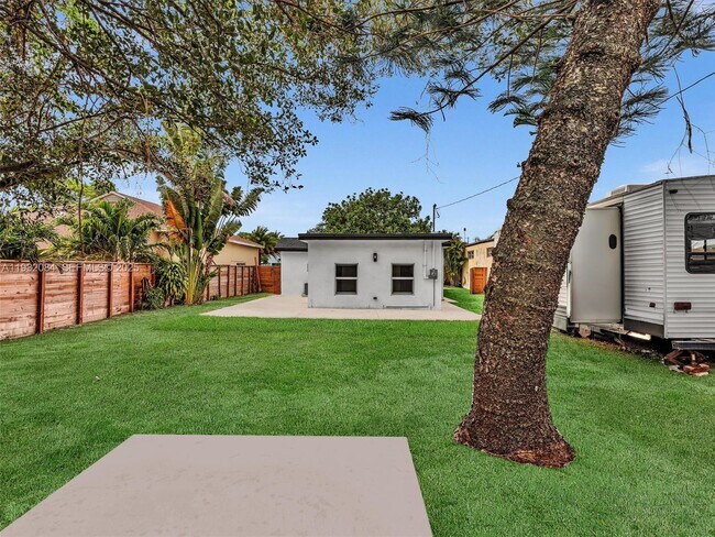 Building Photo - 107 Central Ave