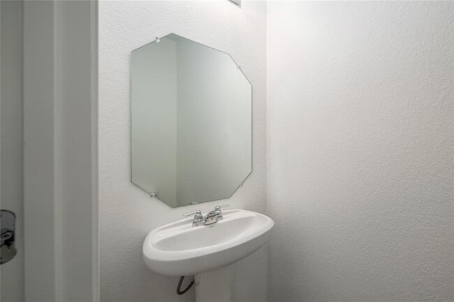 Building Photo - 2540 Acoma Ln