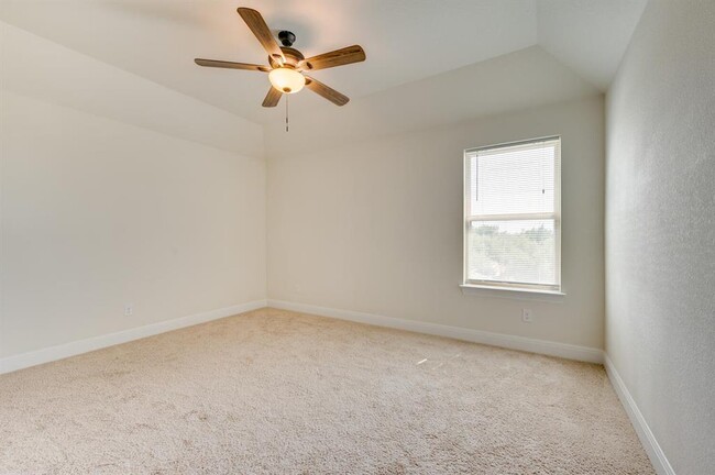 Building Photo - 845 Richardson Ln