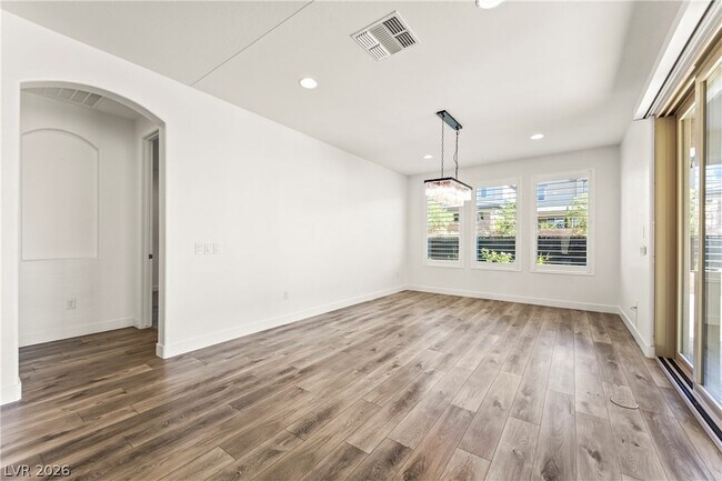 Building Photo - 10456 Skye Arroyo Ave