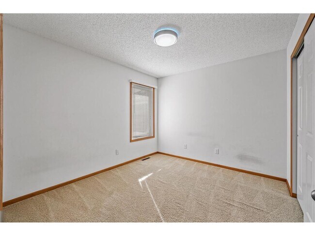 Building Photo - 5046 Yuma Ln N