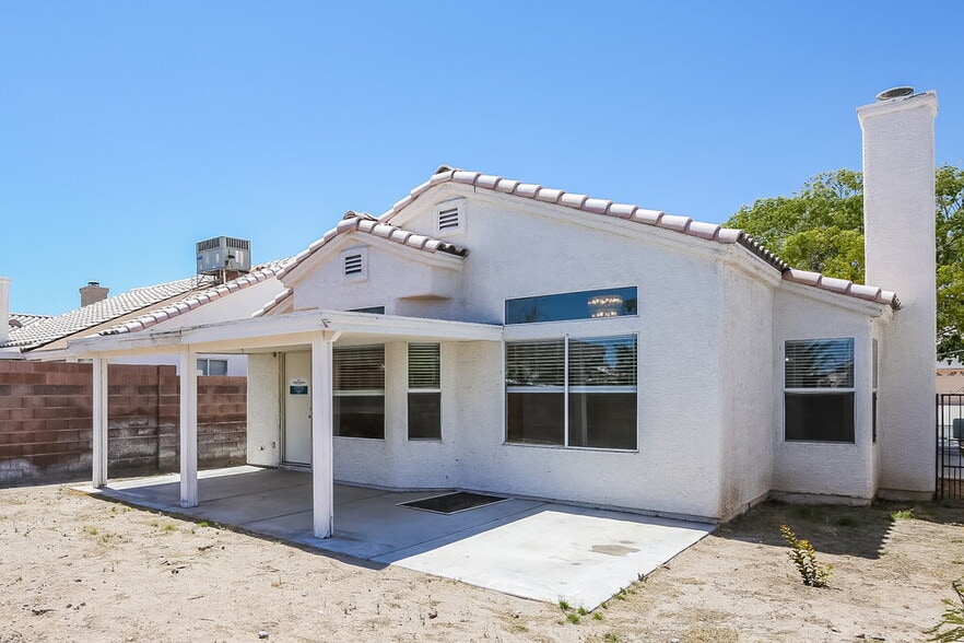 Building Photo - 1724 Villa Vista Way