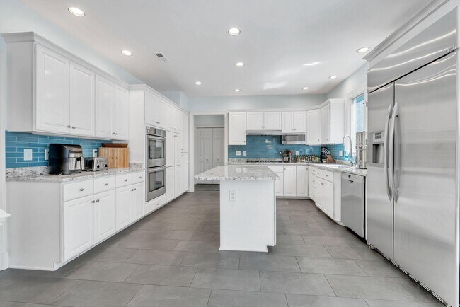 Building Photo - 8308 Comanche Ct