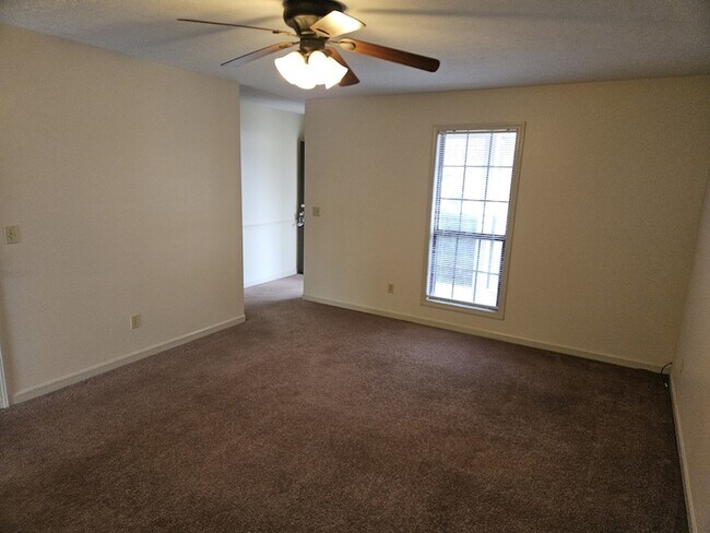 Building Photo - 101 Mead Ave