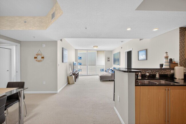 Building Photo - 1551 N Flagler Dr