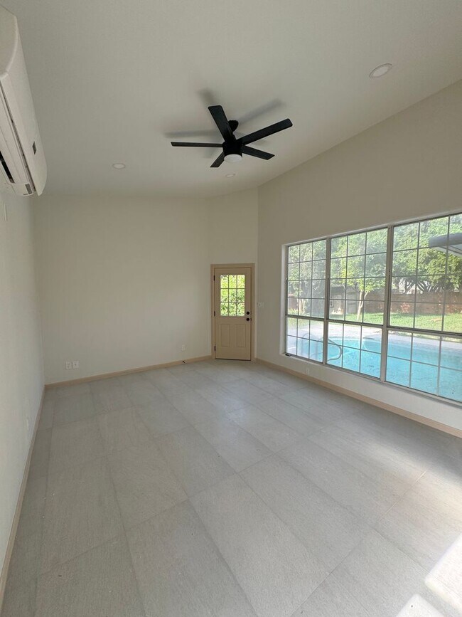 Building Photo - 1703 Terrace Dr