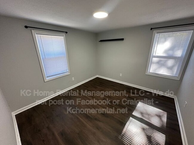 Building Photo - 8803 E 49th St