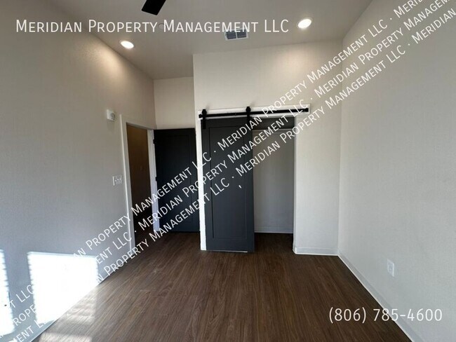 Building Photo - 5912 Erskine St