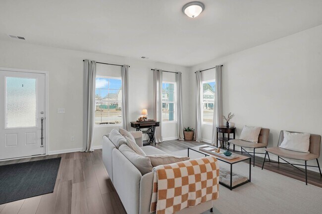 Building Photo - Bright & Welcoming 5-Bedroom Home in Richmond Hill, GA