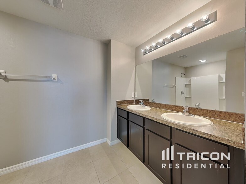 Building Photo - 10305 Geese Trail Cir