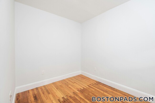 Building Photo - 49 Worthington St