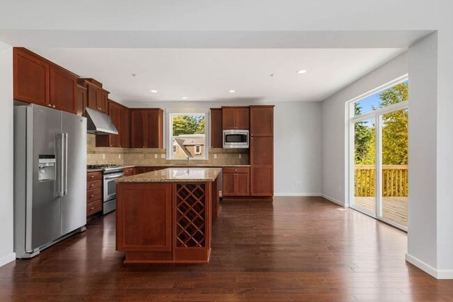 Building Photo - 17448 NE 98th Way