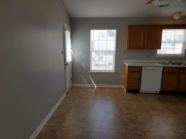 Building Photo - 109-111 Wolfe St