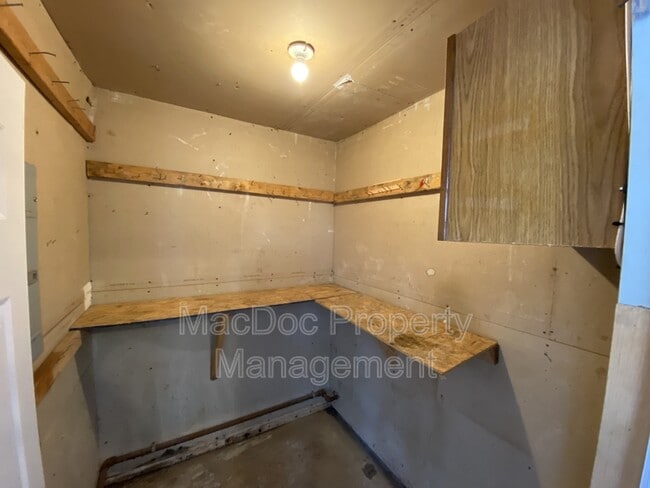 Building Photo - 212 Farrell Ln