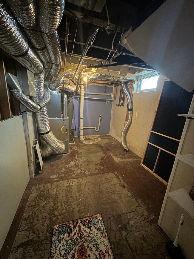 Building Photo - 957 N Ridgewood Dr